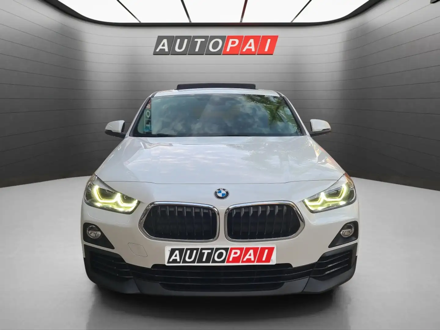 BMW X2 sDrive 18iA Blanc - 2