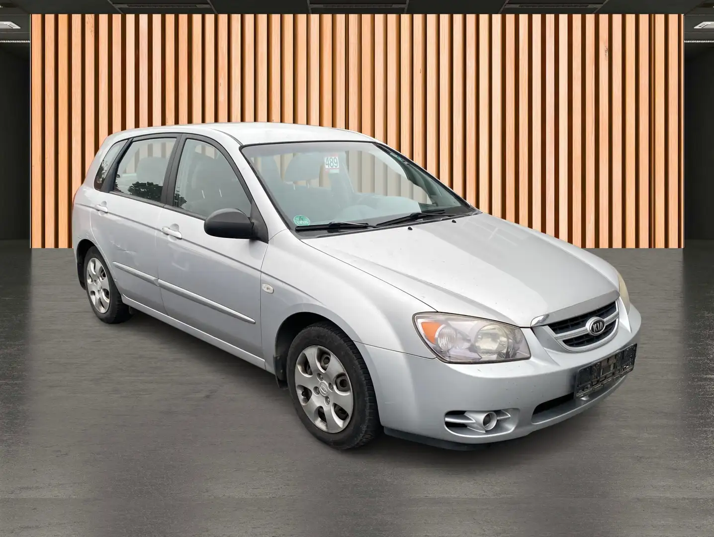 Kia Cerato 1.6 LX Kombi Silber - 2