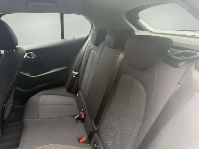 BMW 1 Series view 12