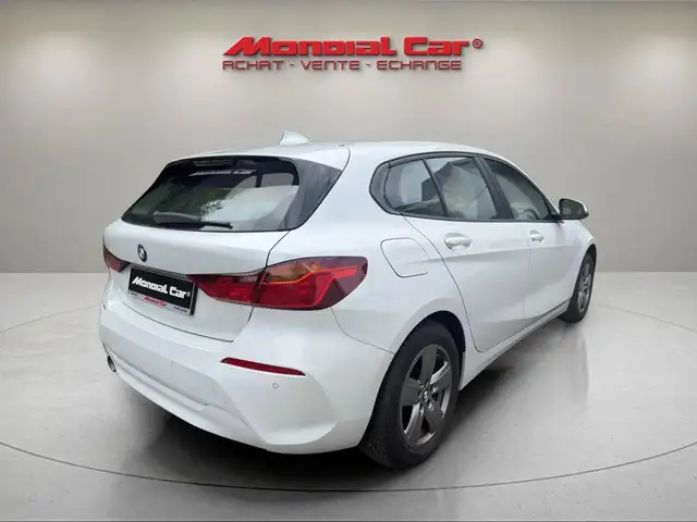 BMW 1 Series view 8