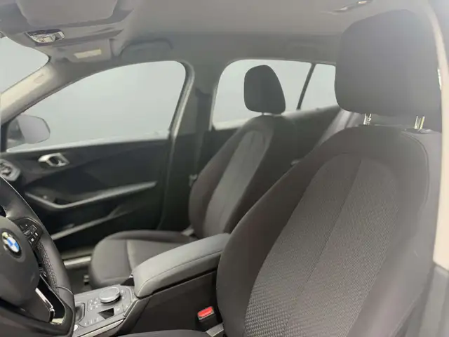 BMW 1 Series view 11