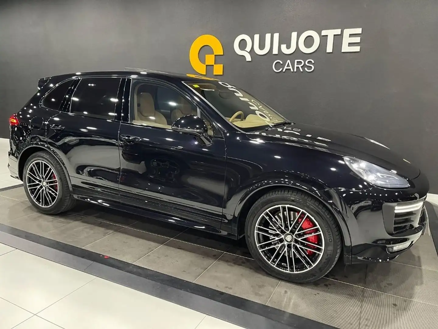 Porsche Cayenne Turbo Negro - 1