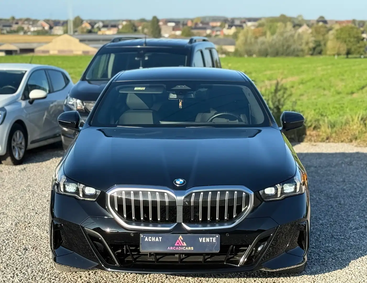 BMW 520 TOIT PANO - M-PACK CONFORT - FULL OPTIONS Zwart - 2