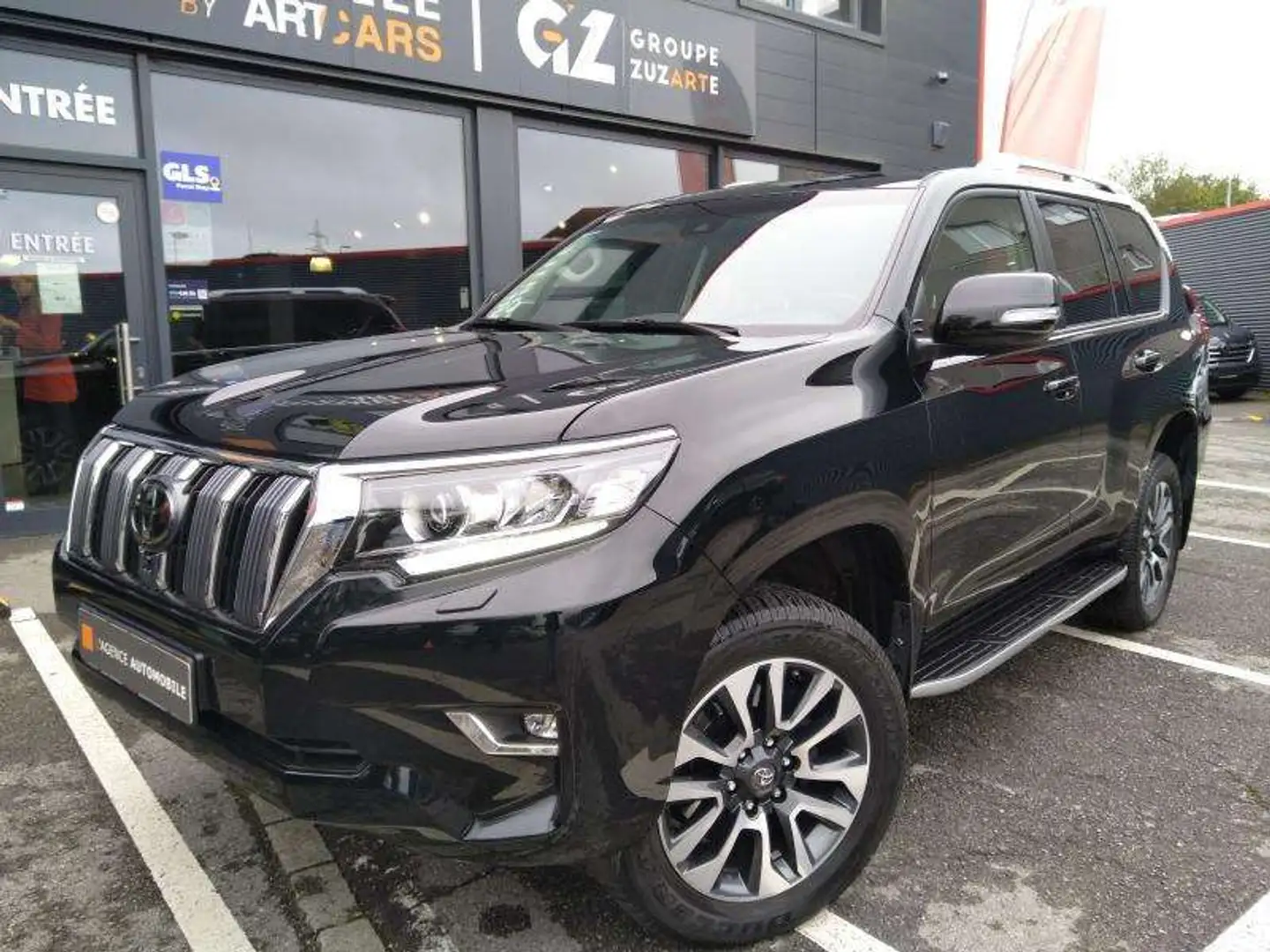 Toyota Land Cruiser EXECUTIVE Noir - 2