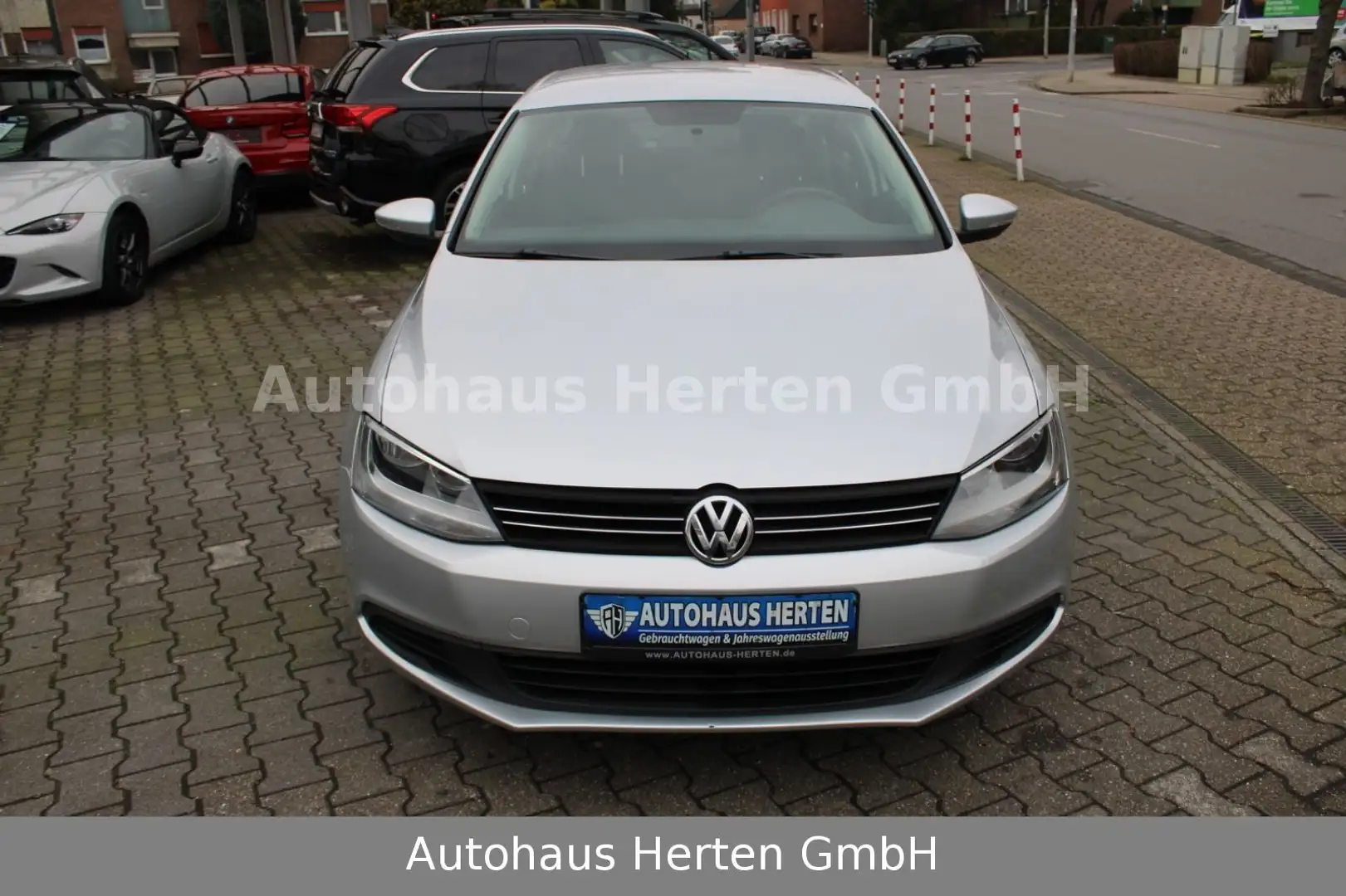Volkswagen Jetta VI 1.2 TSI Trendline*2HAND*TÜV&WARTUNG NEU Plateado - 2