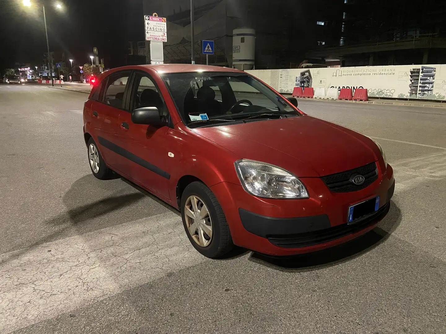 Kia Rio CRDI 5p 1.5 16v Roşu - 2