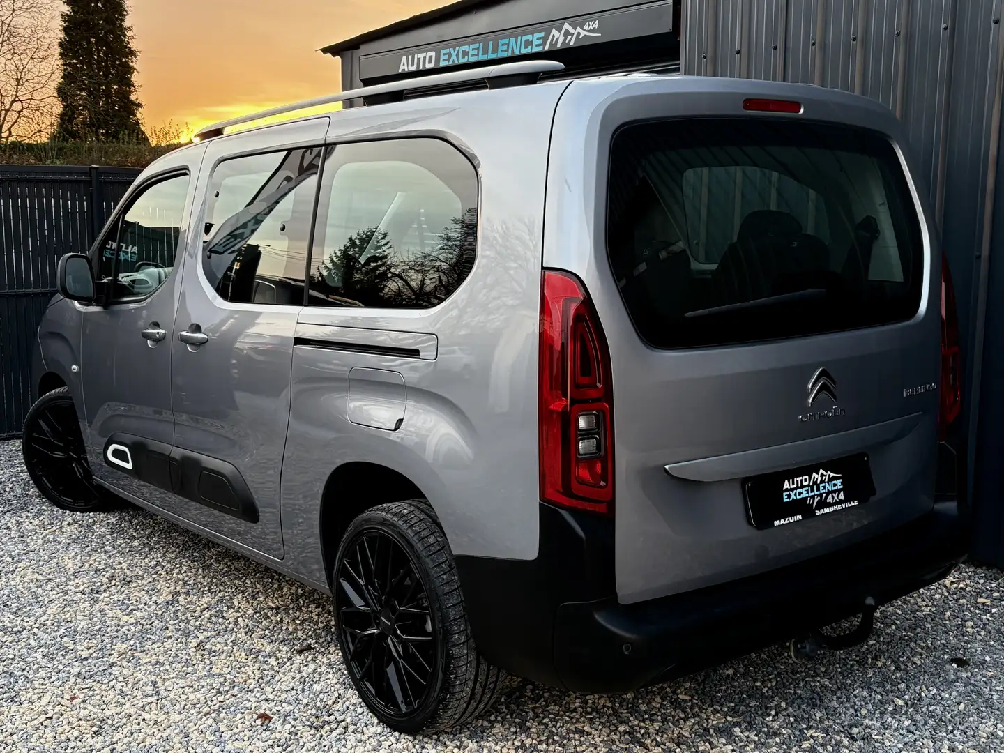 Citroen Berlingo 1.5 BlueHDi XL/ 7 Places/ 1er Proprietaire/ Grijs - 2