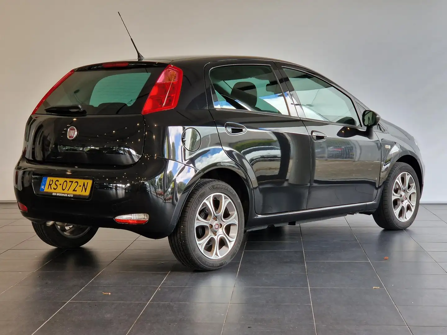 Fiat Punto Evo 0.9 TwinAir Sempre | NAVIGATIE | CLIMATE CONTROL | Zwart - 2