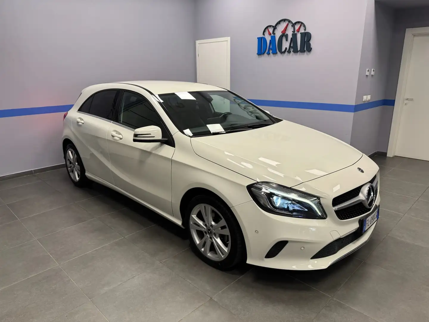 Mercedes-Benz A 180 A 180 d Premium Auto 109cv Bianco - 1