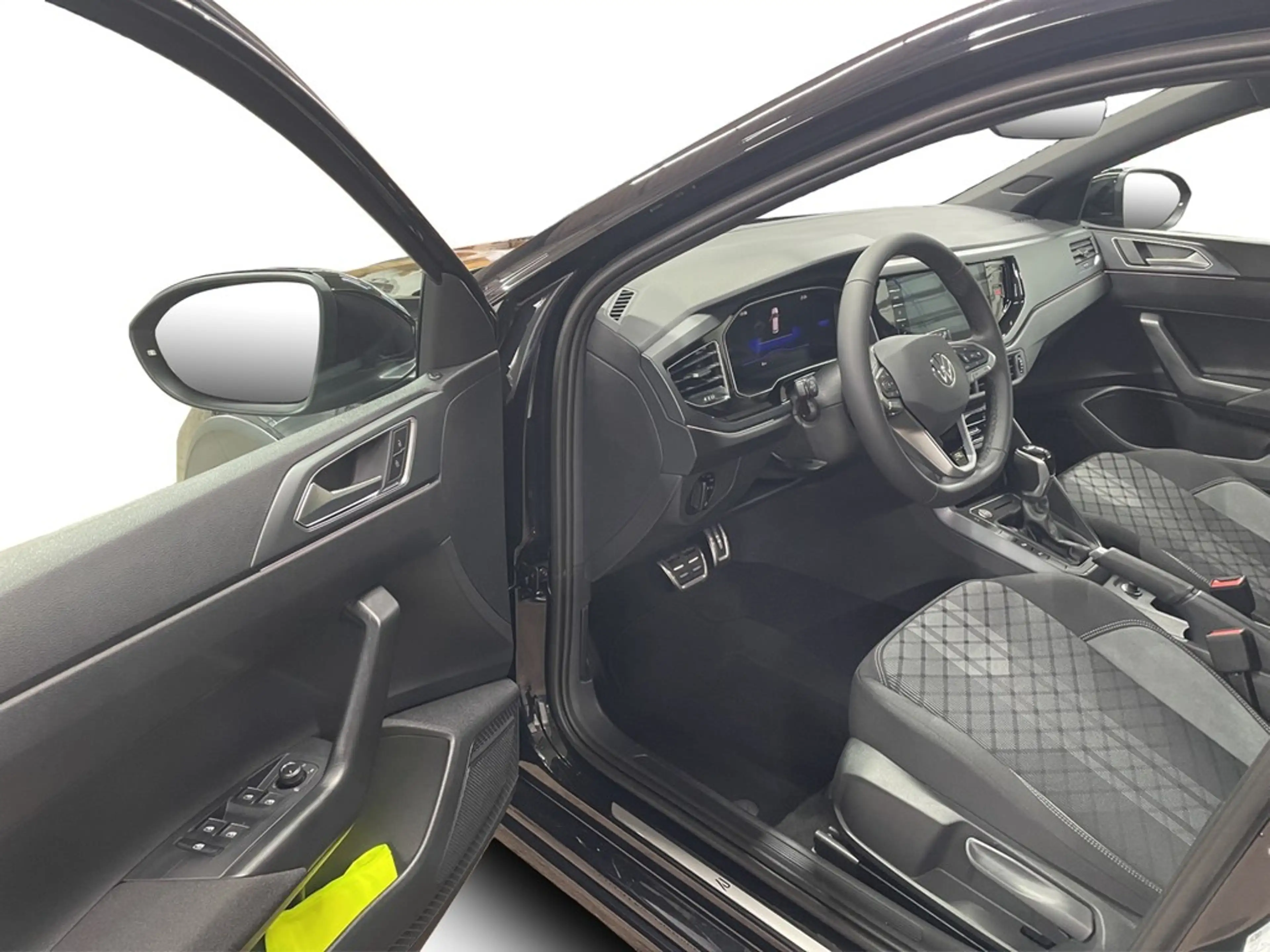 Volkswagen Taigo 1.5 TSI DSG R-Line IQ-LIGHT*NAV*SHZ*ACC*PARKLEN... — photo 13