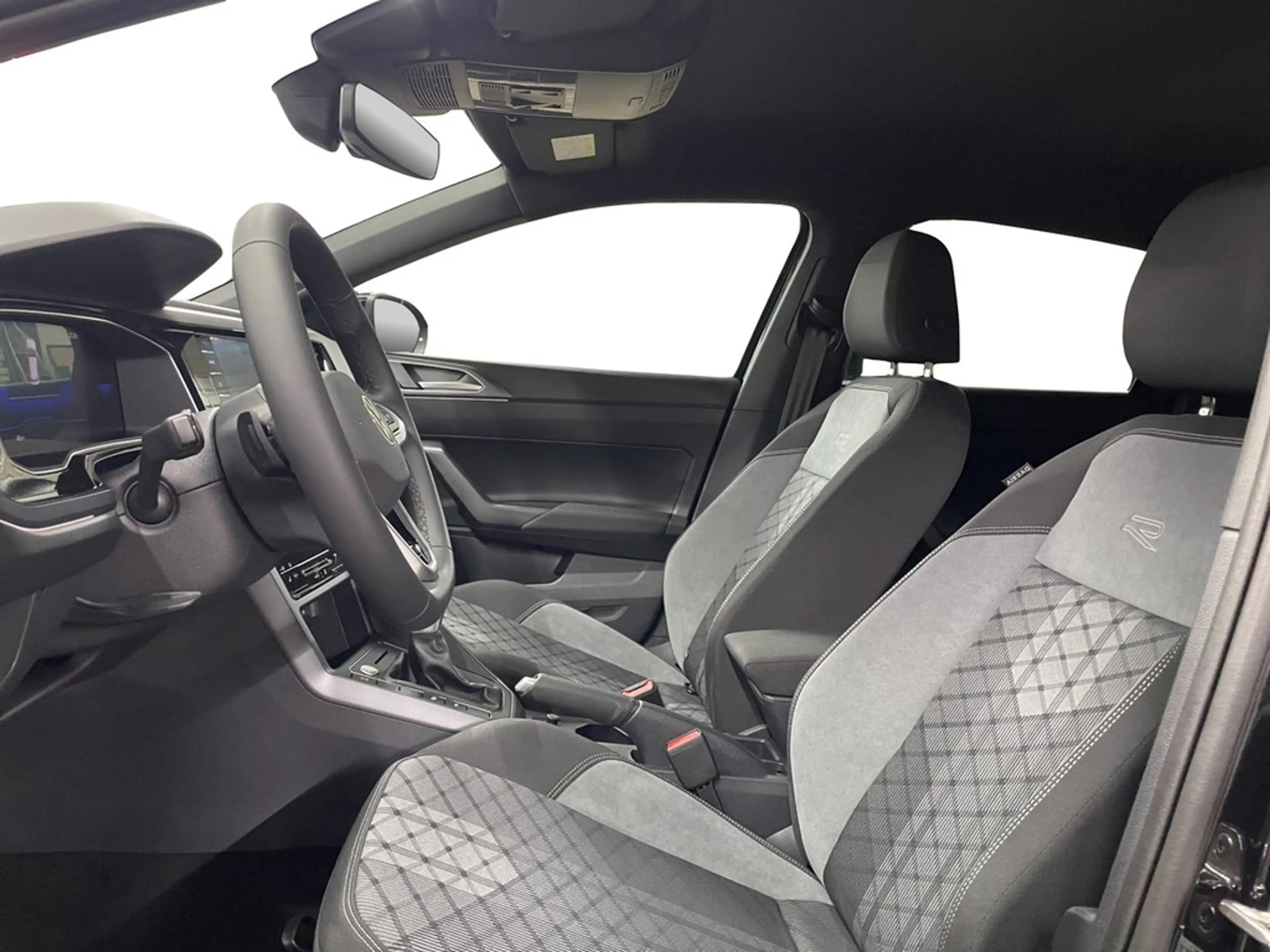 Volkswagen Taigo 1.5 TSI DSG R-Line IQ-LIGHT*NAV*SHZ*ACC*PARKLEN... — photo 14