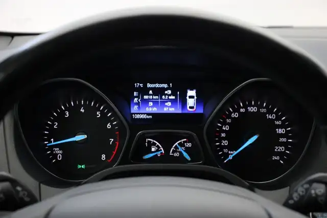 Ford Focus view 24