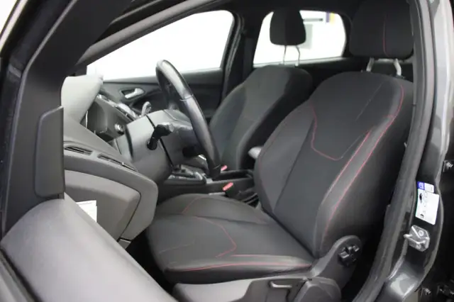 Ford Focus view 11