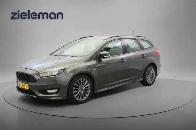 Ford Focus view 21