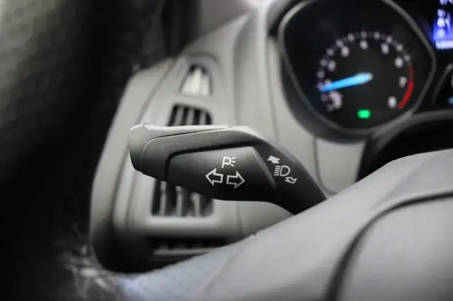 Ford Focus view 25