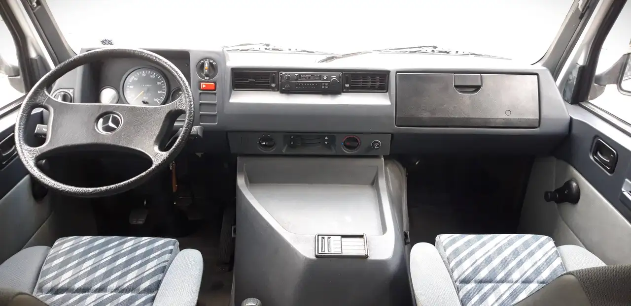 Mercedes-Benz MB 100 MB-100 Furgón, foto 5