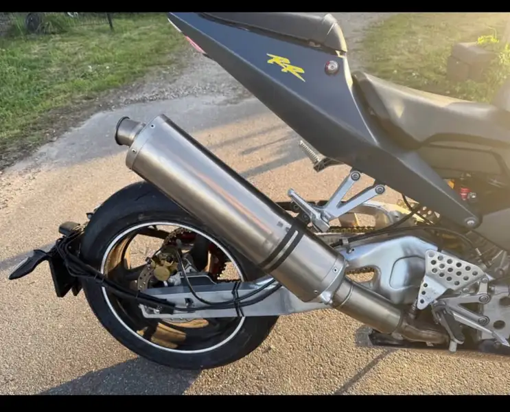 Honda Fireblade - foto 8