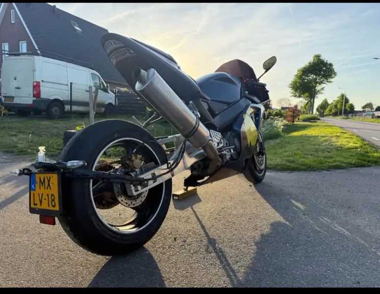 Honda Fireblade - foto 2