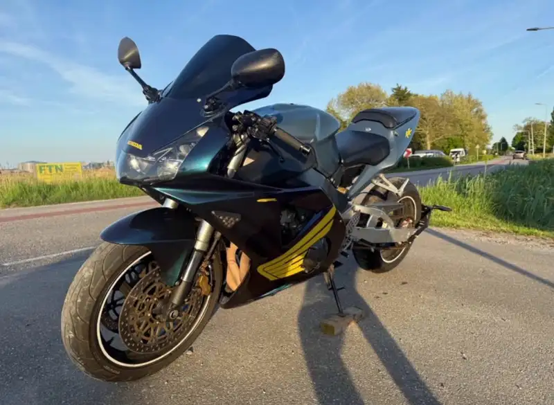 Honda Fireblade - foto 5