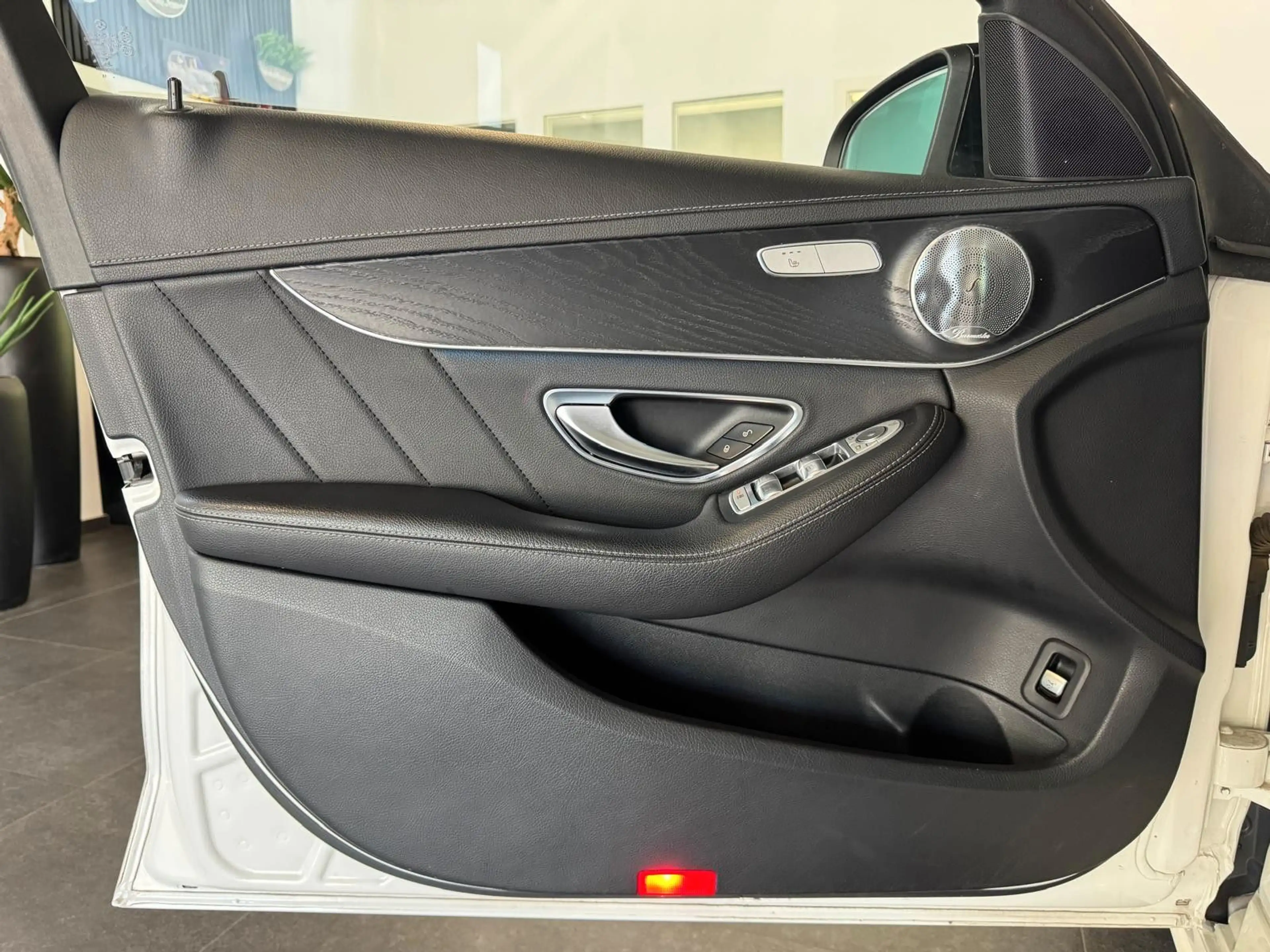 Mercedes-Benz C 250 d Lim. AMG-Paket/Panorama+Head-Up+Burmester — photo 11