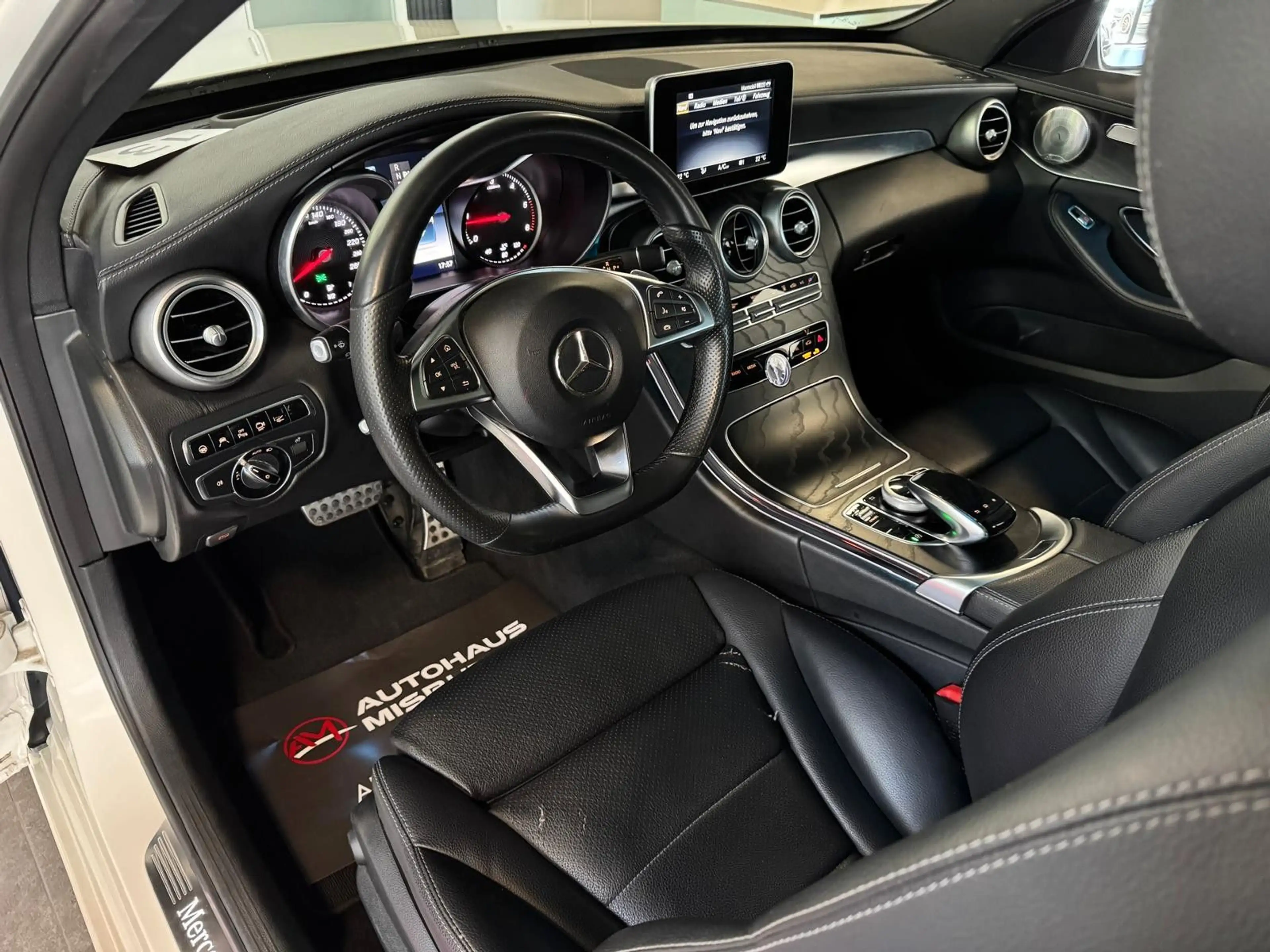 Mercedes-Benz C 250 d Lim. AMG-Paket/Panorama+Head-Up+Burmester — photo 12