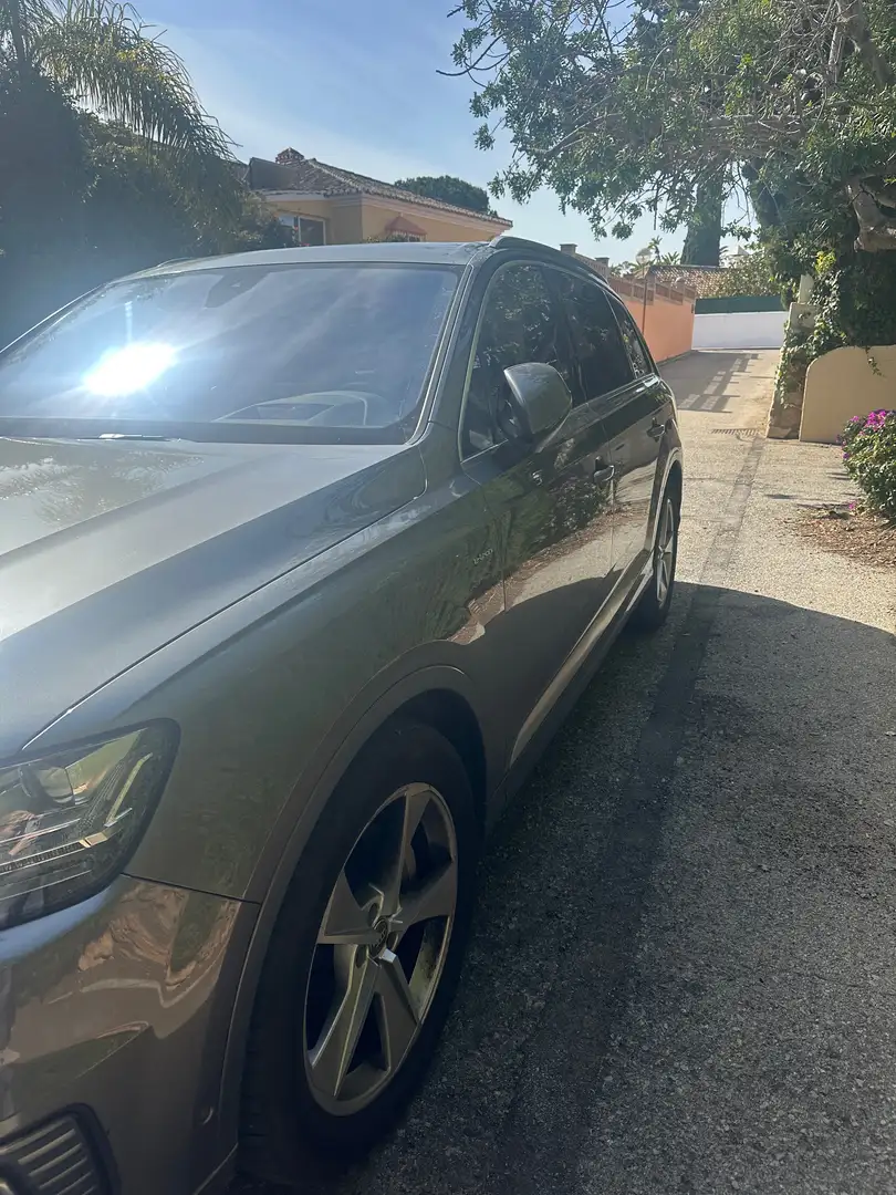 Audi Q7 ETron Gris - 2