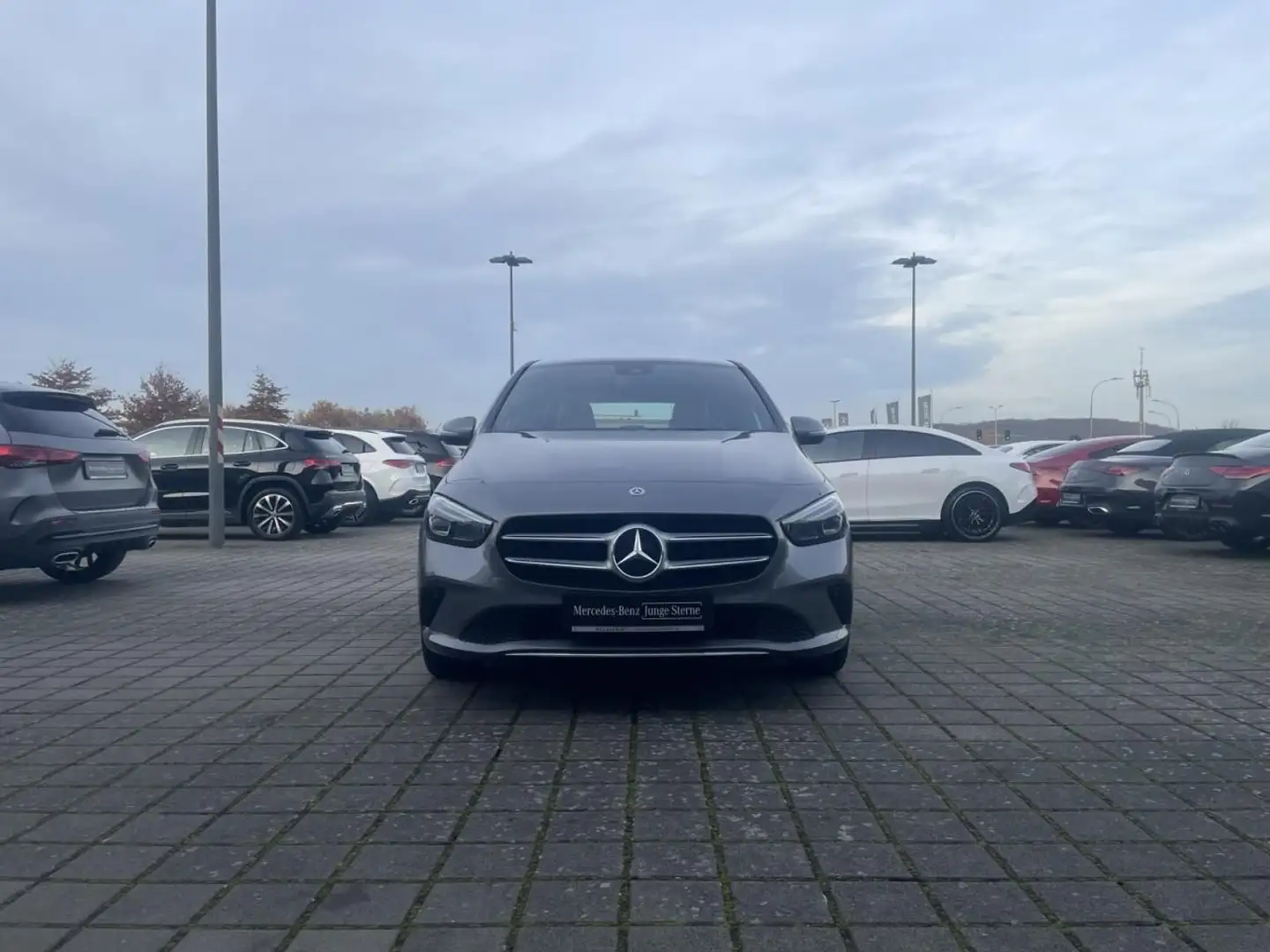 Mercedes-Benz B 250 e +Progressive+LED+Cam+Ambiente+Navi+NAVI Šedá - 2
