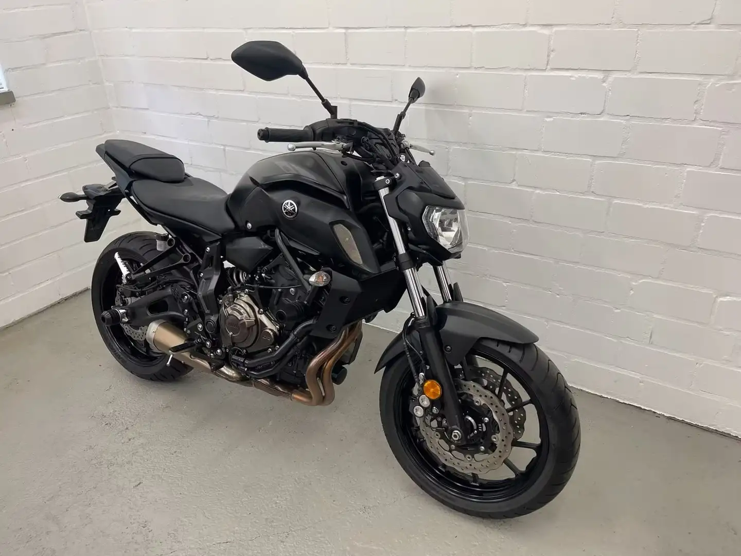 Yamaha MT-07 Nero - 1