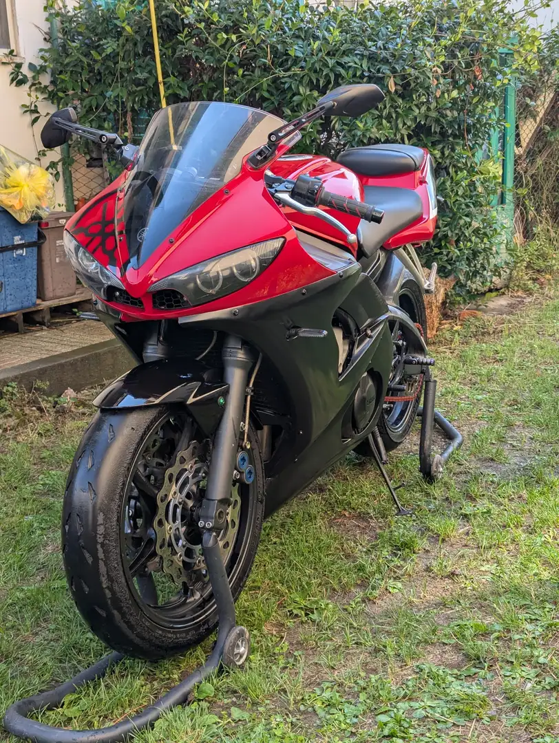 Yamaha YZF-R6 Rosso - 2