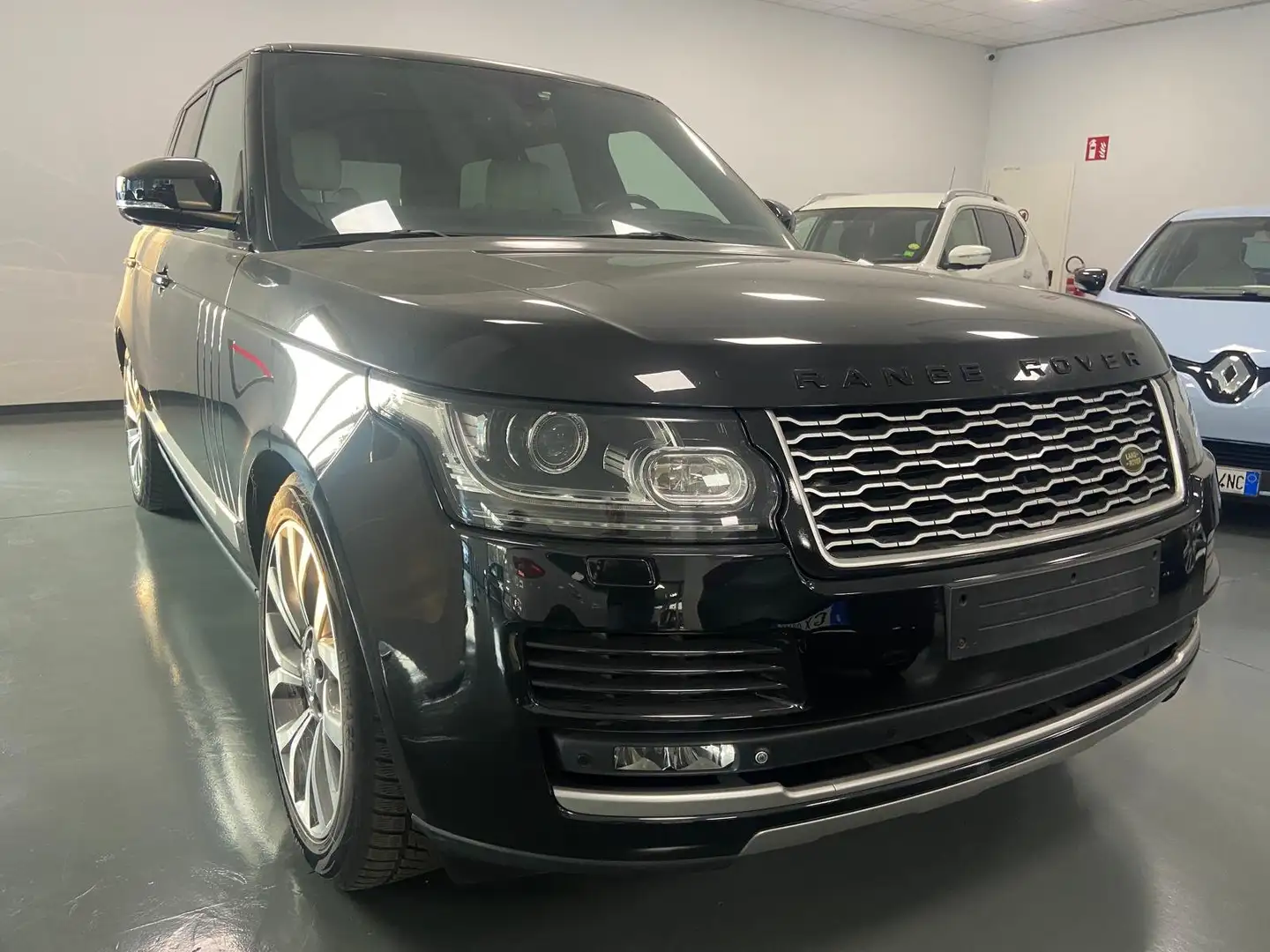 Land Rover Range Rover Range Rover IV 2013 4.4 sdV8 Vogue auto Nero - 1