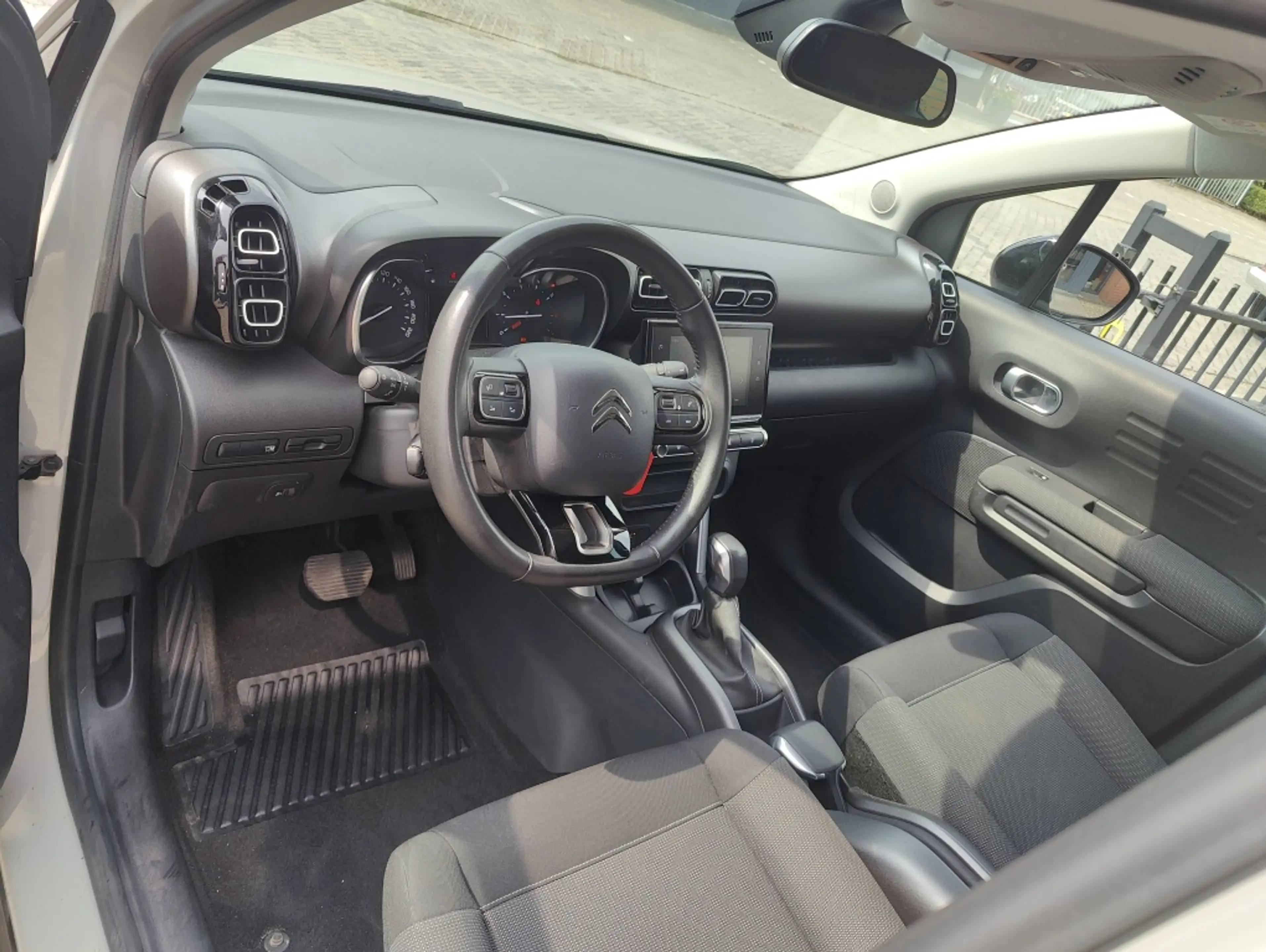 Citroen C3 Aircross 1.2 PT S&S Shine — photo 9