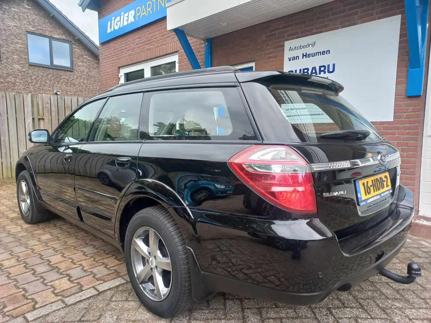 Subaru OUTBACK 2.5i Zwart - 2