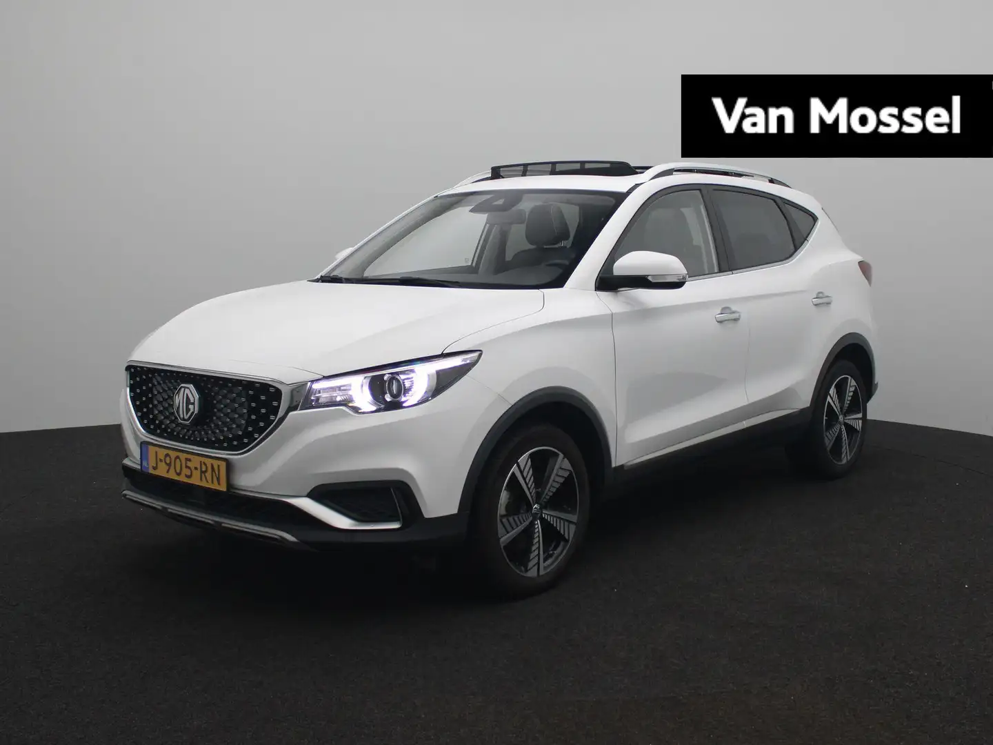 MG ZS EV Luxury 45 kWh | 1e-Eigenaar | Navi | Panoramada Wit - 1