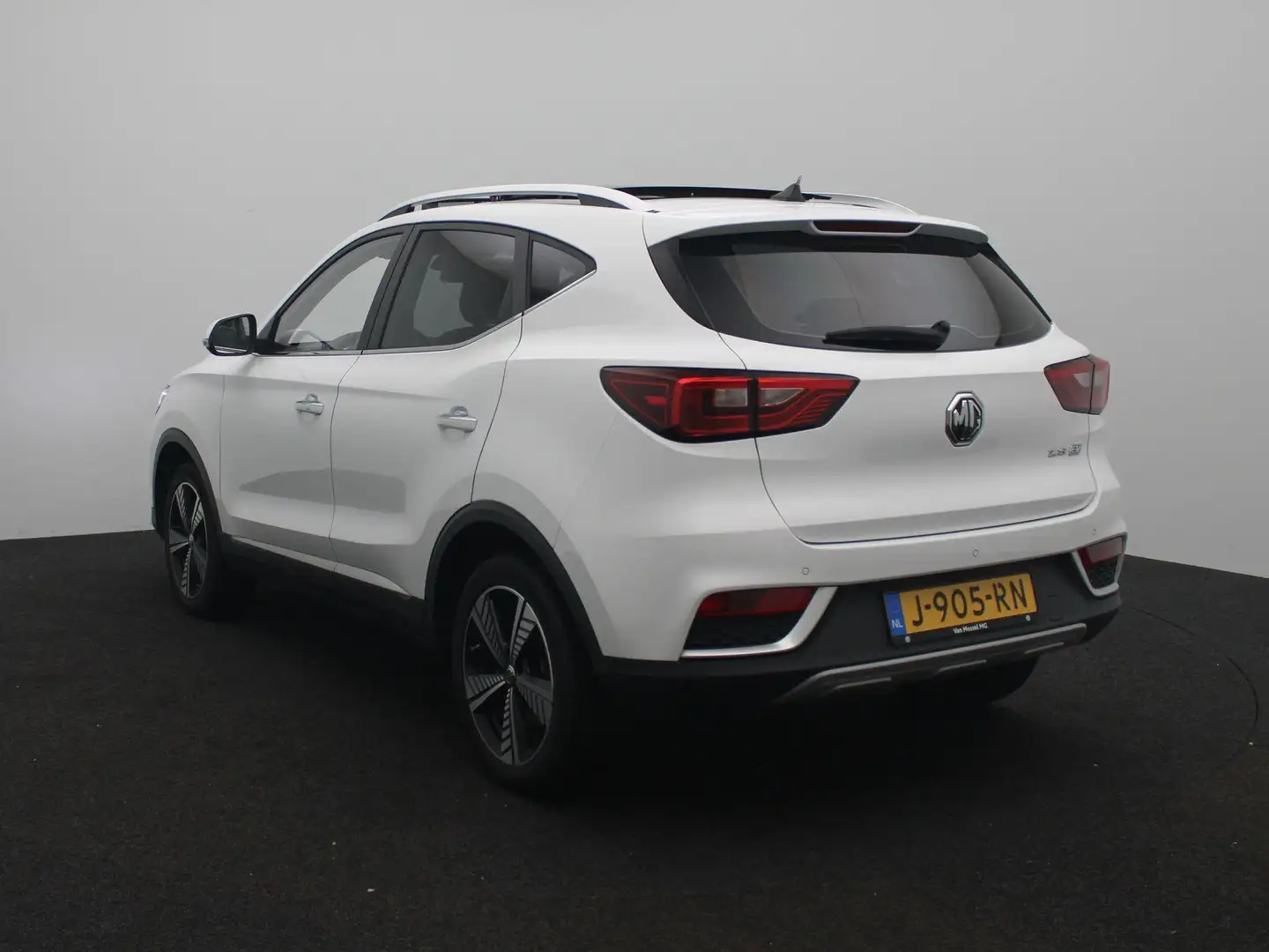 MG ZS EV Luxury 45 kWh | 1e-Eigenaar | Navi | Panoramada Wit - 2