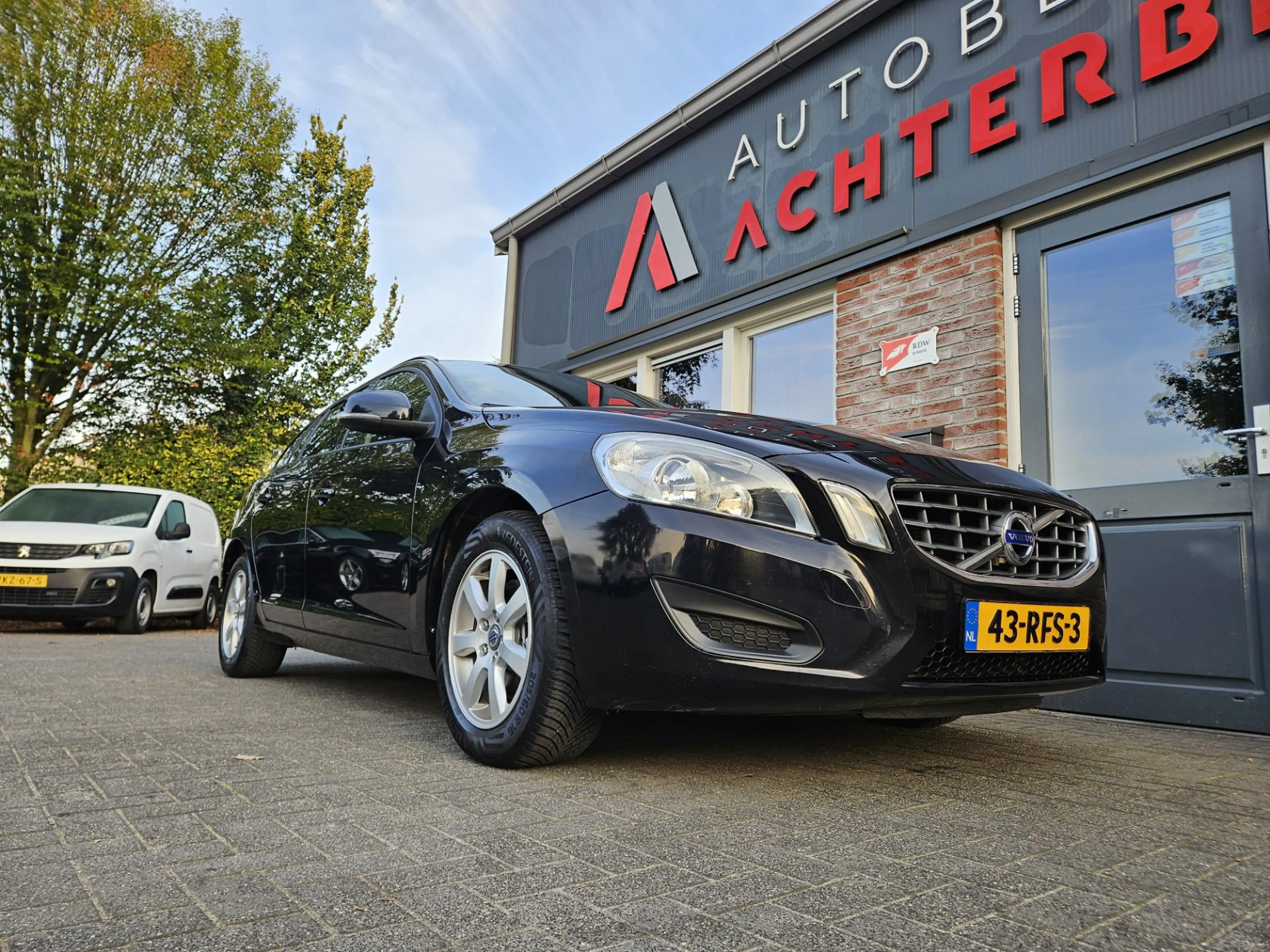 Volvo V60 1.6 T3 Kinetic Trekhaak! Airco/Clima! Cruise Contr — photo 15