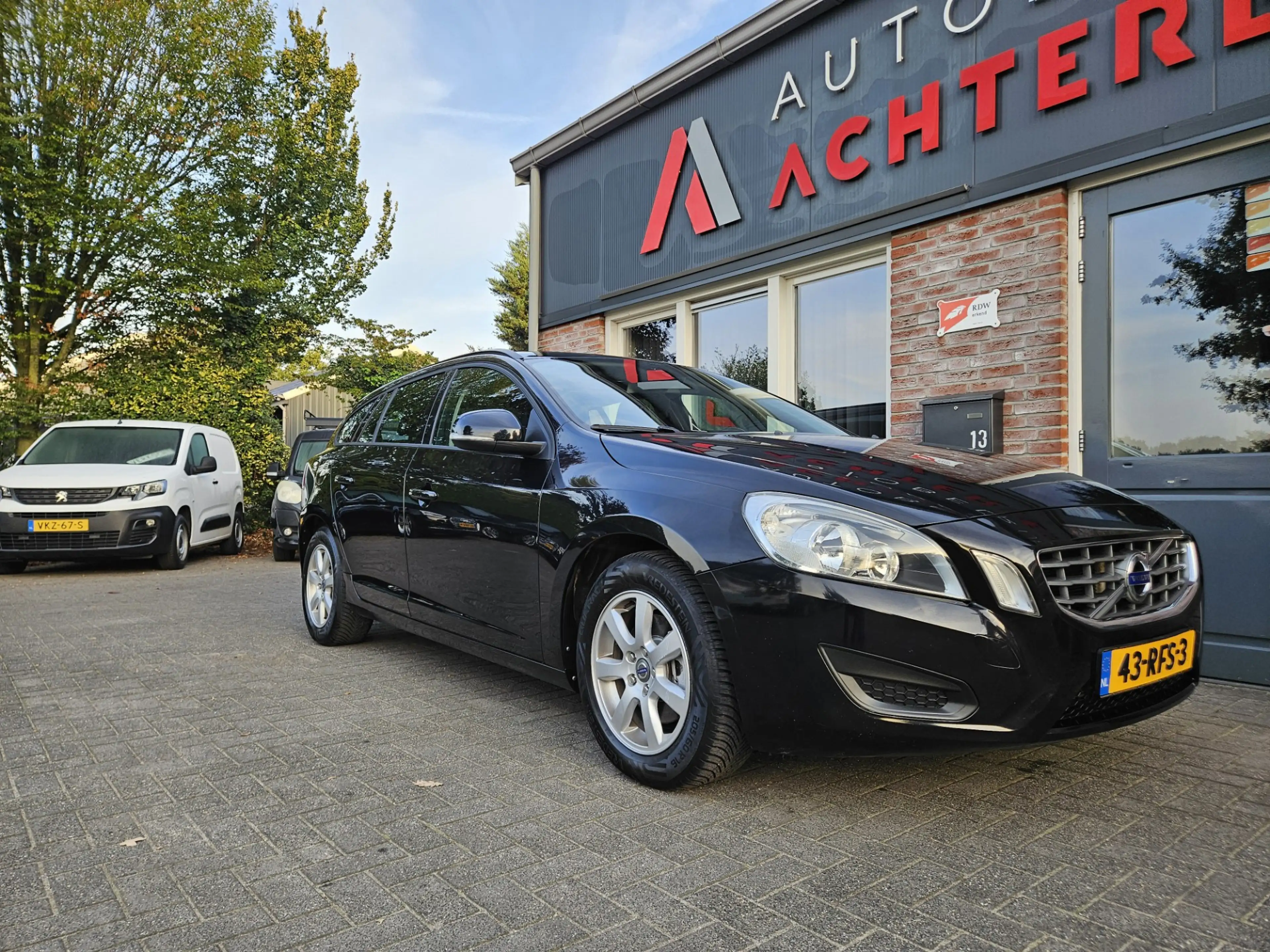 Volvo V60 1.6 T3 Kinetic Trekhaak! Airco/Clima! Cruise Contr — photo 9