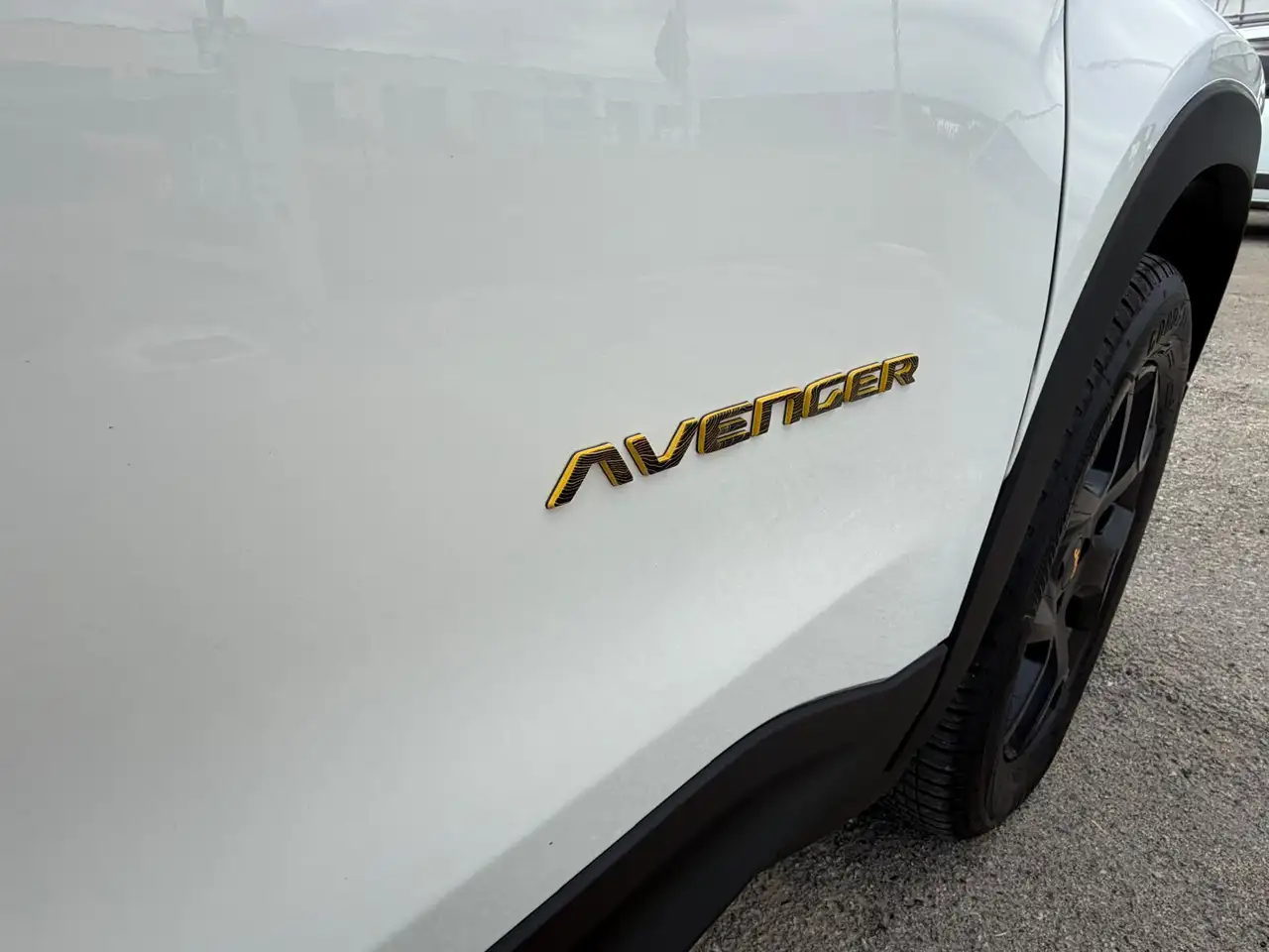 Jeep Avenger 1.2 t e-hybrid The North Face 4xe 145cv TETTO NERO 25