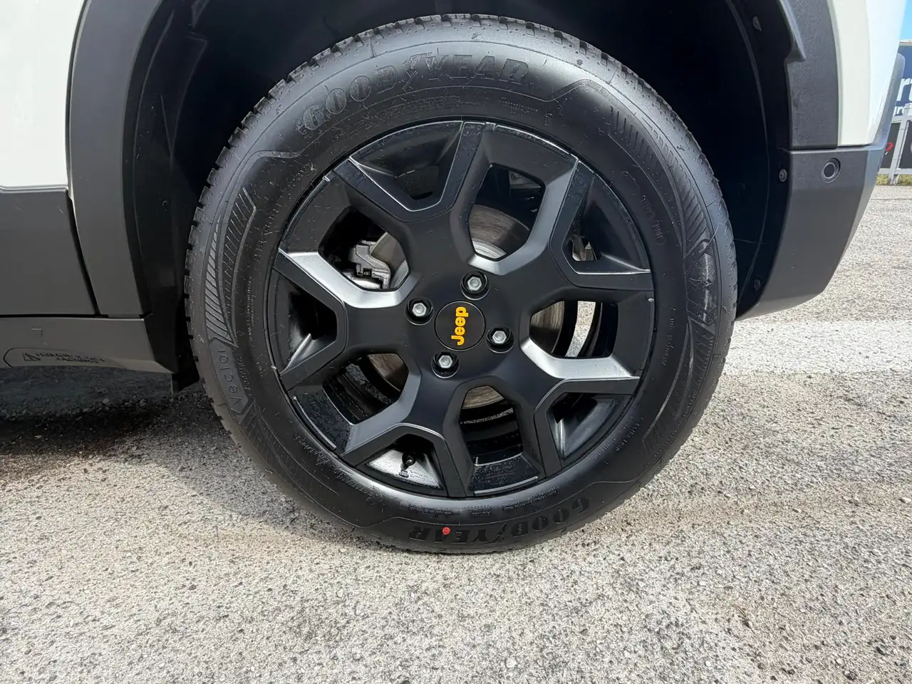 Jeep Avenger 1.2 t e-hybrid The North Face 4xe 145cv TETTO NERO 15