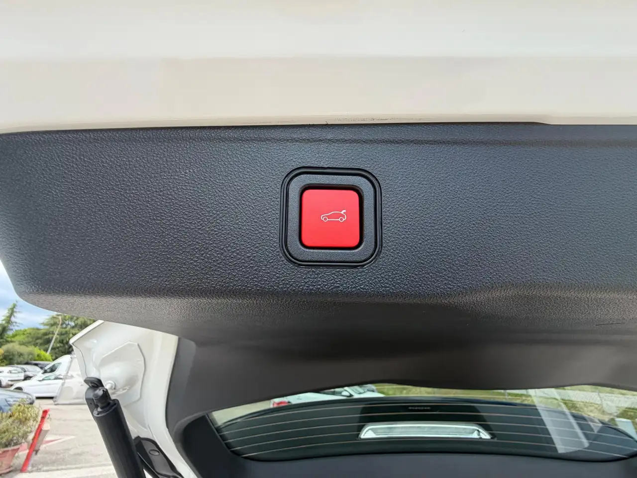 Jeep Avenger 1.2 t e-hybrid The North Face 4xe 145cv TETTO NERO 14