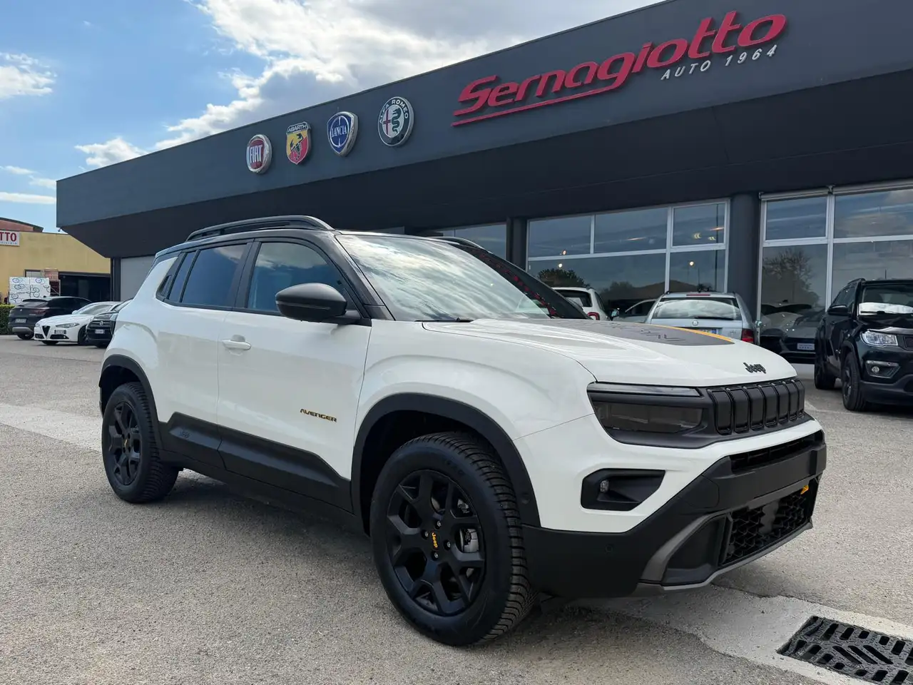 Jeep Avenger 1.2 t e-hybrid The North Face 4xe 145cv TETTO NERO