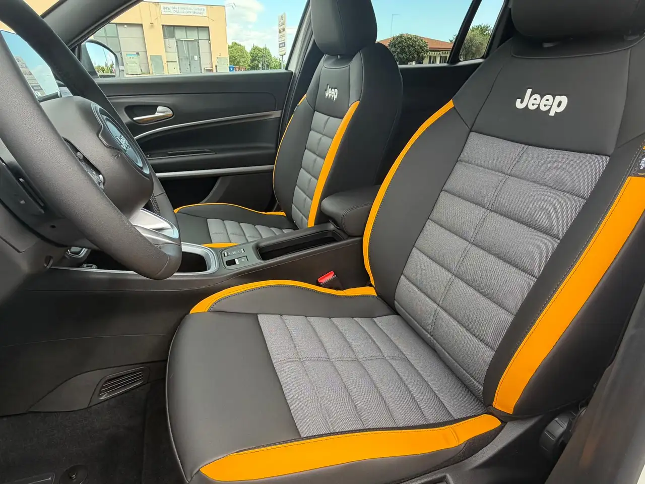 Jeep Avenger 1.2 t e-hybrid The North Face 4xe 145cv TETTO NERO 8