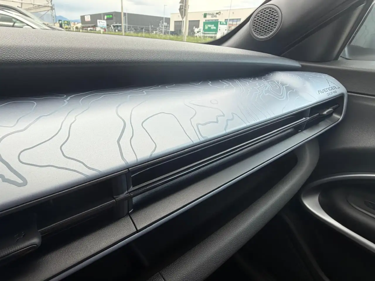 Jeep Avenger 1.2 t e-hybrid The North Face 4xe 145cv TETTO NERO 13