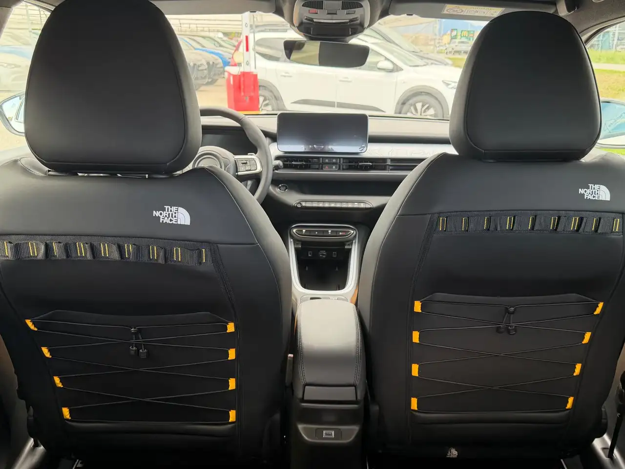 Jeep Avenger 1.2 t e-hybrid The North Face 4xe 145cv TETTO NERO 21