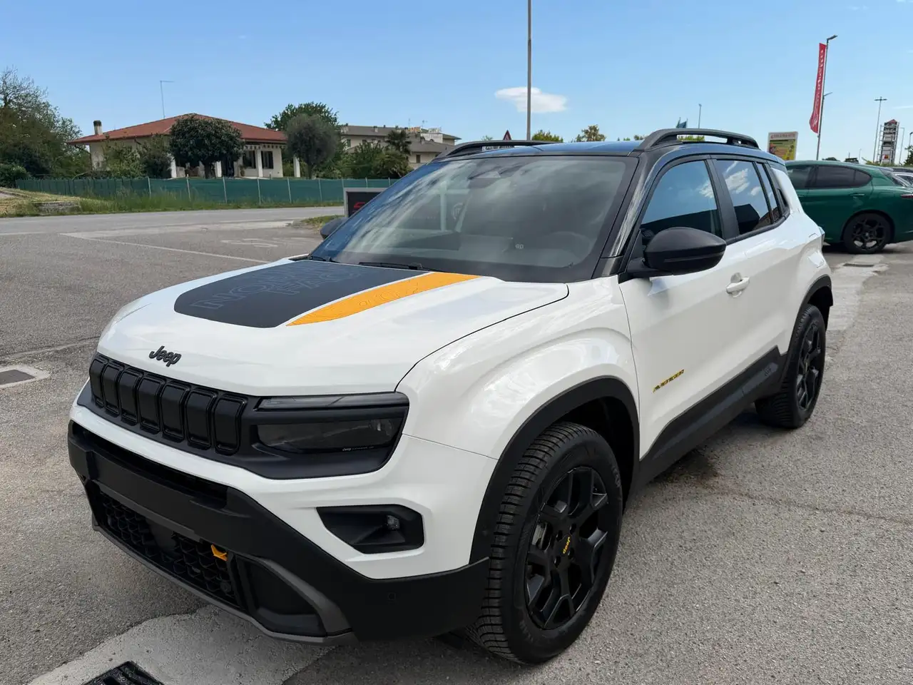 Jeep Avenger 1.2 t e-hybrid The North Face 4xe 145cv TETTO NERO 3