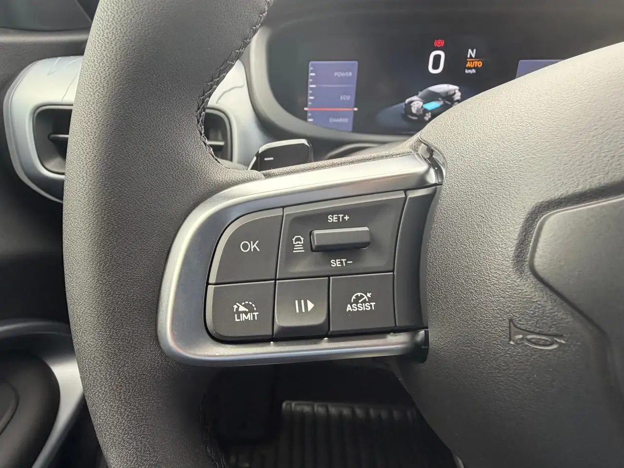 Jeep Avenger 1.2 t e-hybrid The North Face 4xe 145cv TETTO NERO 16