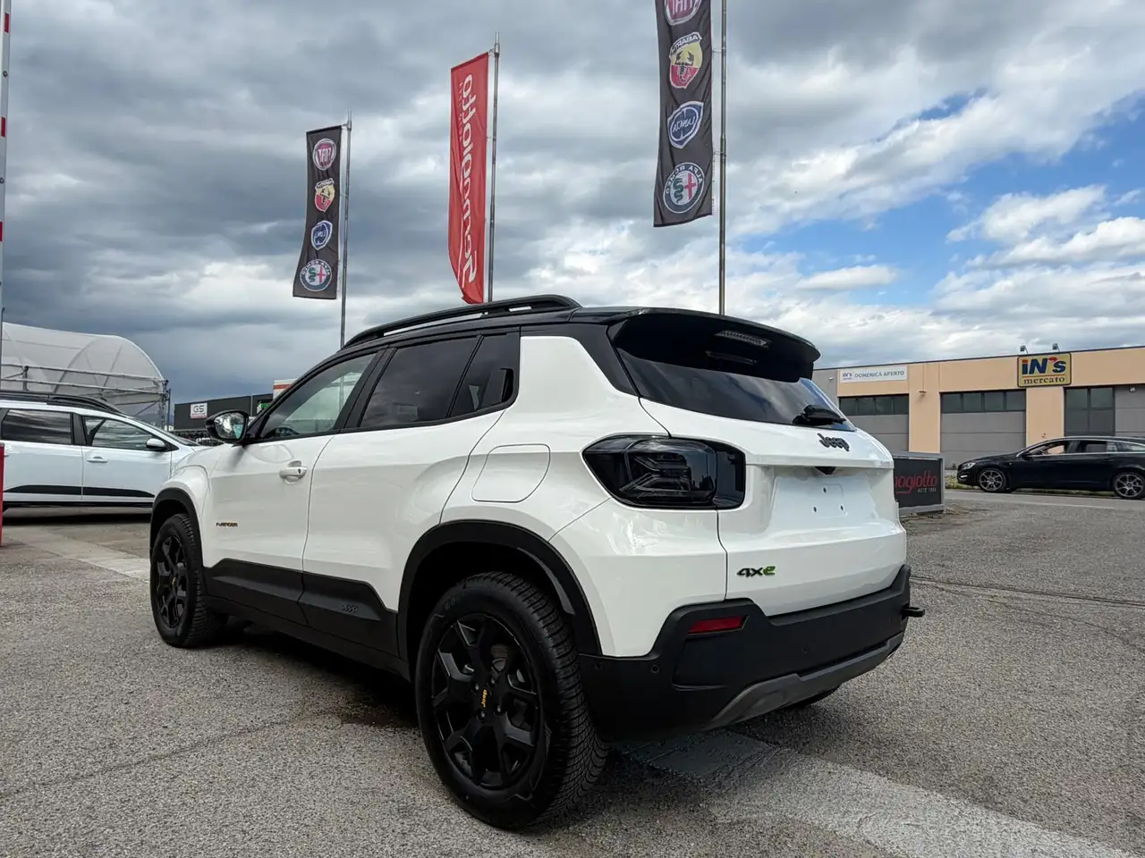 Jeep Avenger 1.2 t e-hybrid The North Face 4xe 145cv TETTO NERO 4