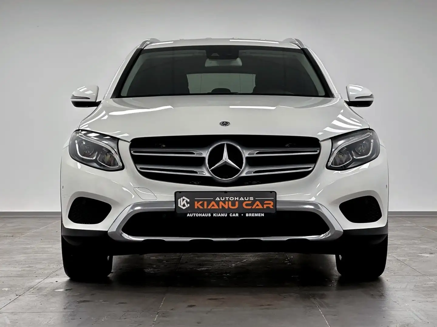 Mercedes-Benz GLC 220 d 4Matic.LED.AHK.NAVI.PDC.MBUX.PDC Blanc - 2