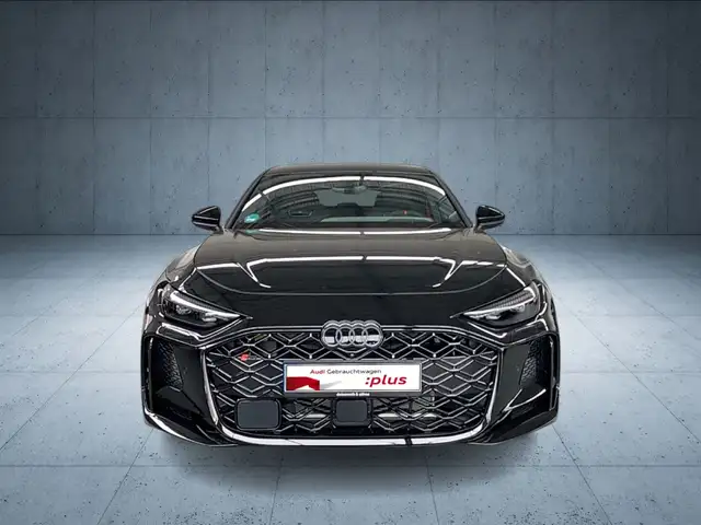 Audi RS5 view 8