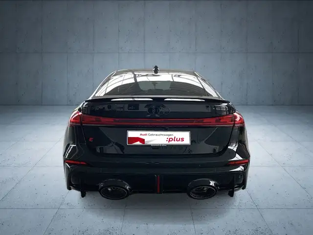 Audi RS5 view 4