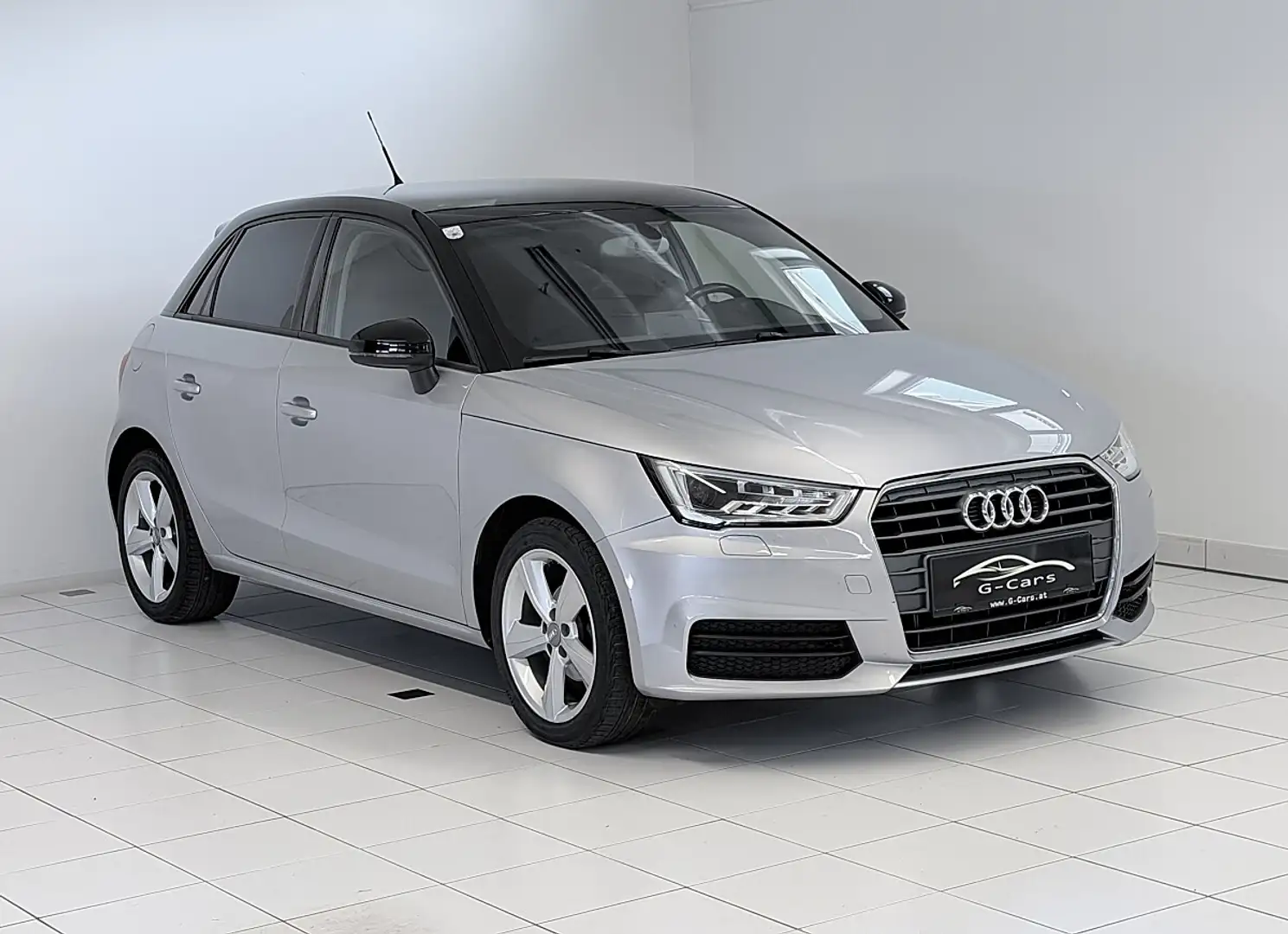 Audi A1 SB 1,0 TFSI intense Silber - 1